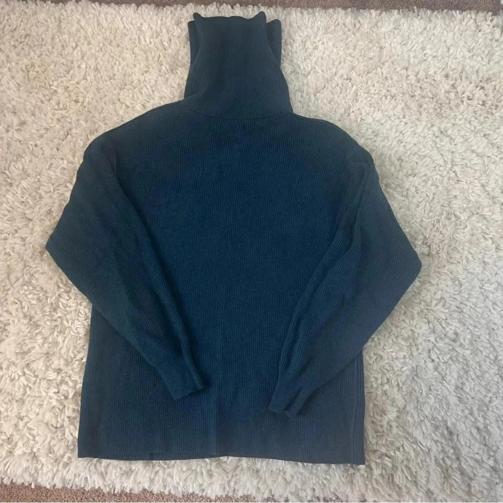 Free people women’s green turtleneck sweater - XS